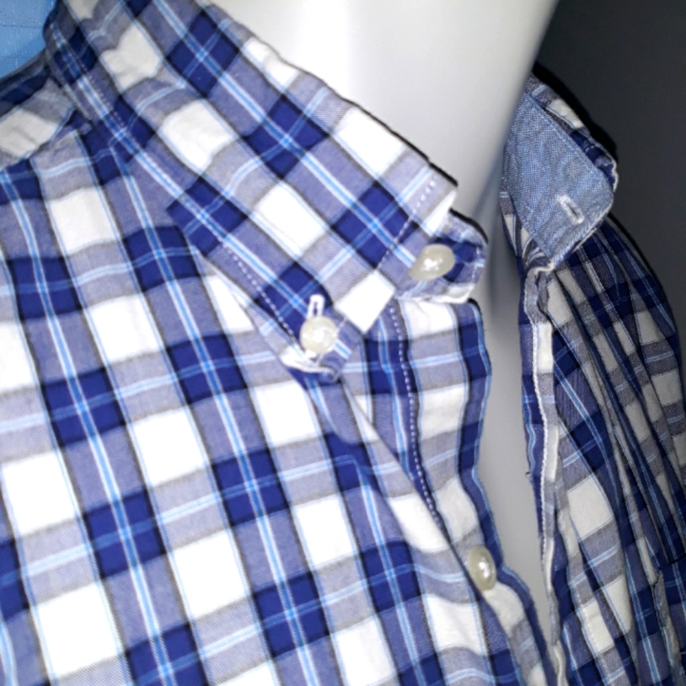 Johnston & Murphy mens blue and white plaid cotton shirt. Medium